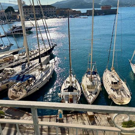 Monolocale La Darsena Apartman Portoferraio Kültér fotó