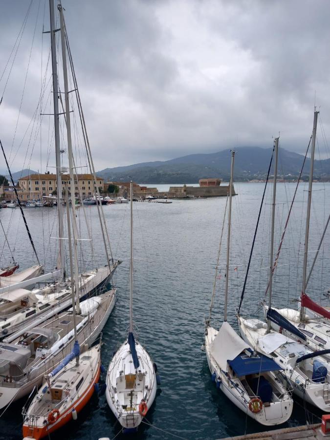 Monolocale La Darsena Apartman Portoferraio Kültér fotó