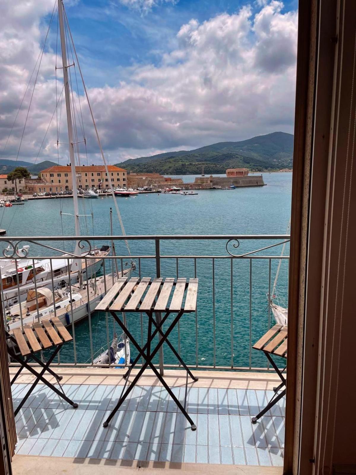 Monolocale La Darsena Apartman Portoferraio Szoba fotó